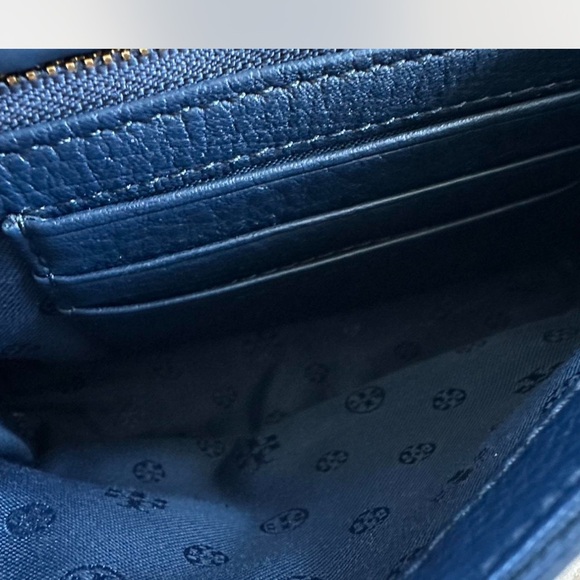 NWOT Tory Burch Shrunken Marion Crossbody in Navy - Picture 3 of 7